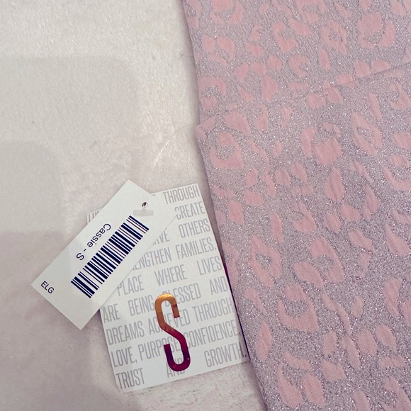 Brand new Lula Roe “Cassie” versatile pencil skirt - Picture 2 of 5